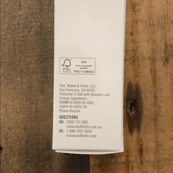 NEW R+F REVERSE Radiance Face Mask - Picture 4 of 5